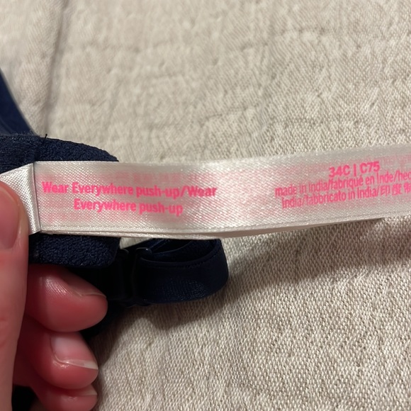 PINK Victoria Secret Wear Everywhere Push Up Bra - Picture 2 of 2